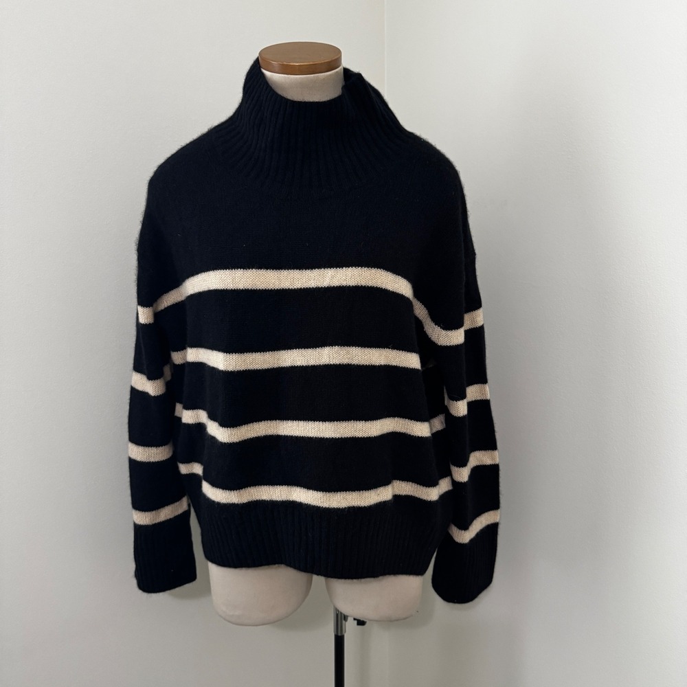 NEW Banana Republic Small 100% Cashmere Black Stripe Sweater Classic Minimalist